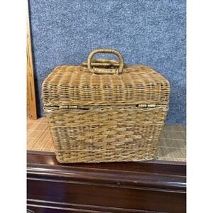 VTG Wicker Rattan Picnic Basket Handles Storage Boho MCM Coastal Beautiful